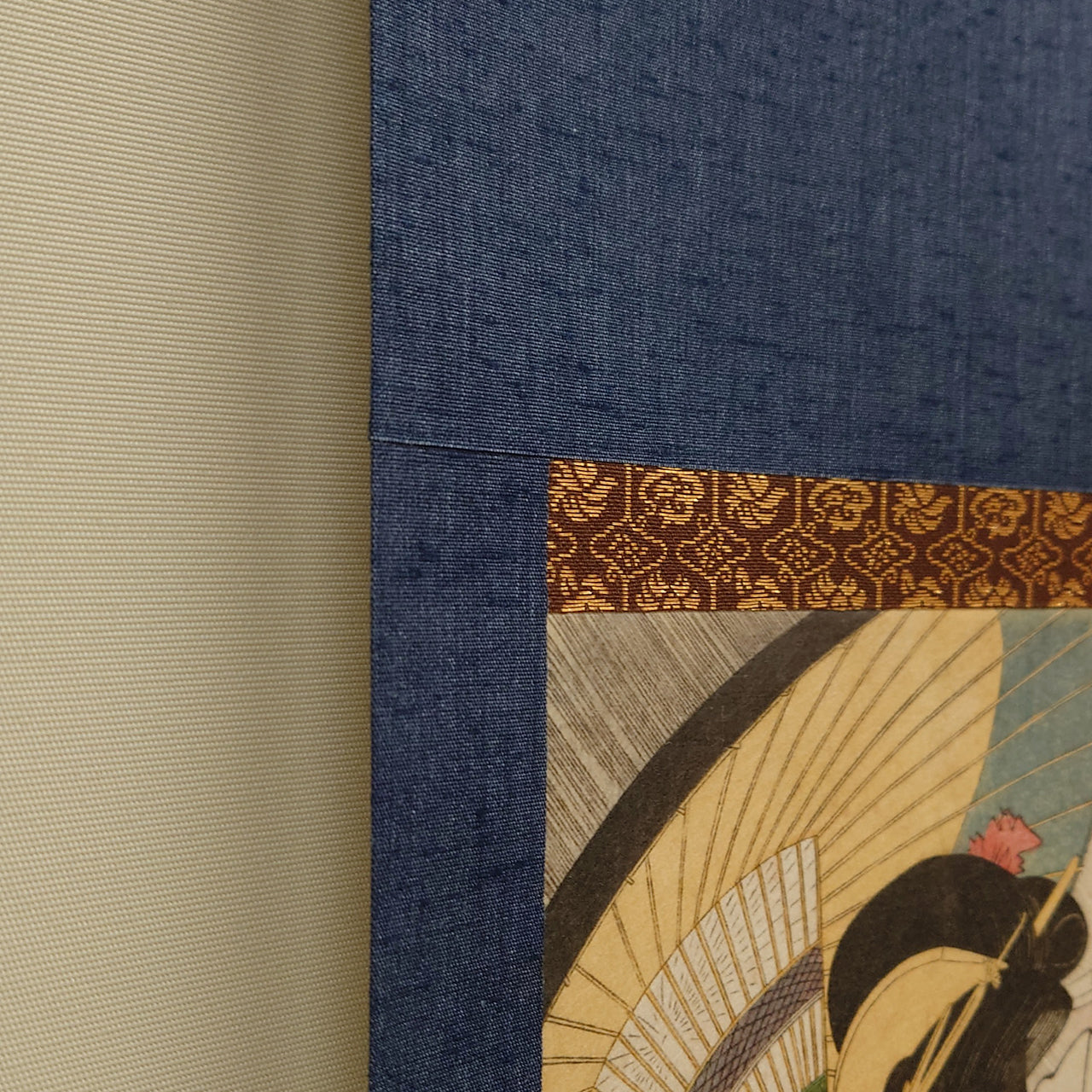 夜の雨に芸者と三味線箱を持つ女 / Geisha and Attendant on a Rainy Night