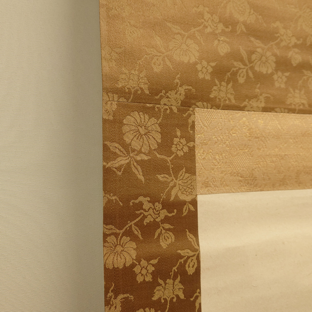 藤花弁海老（対幅） / Wisteria and Spiny Lobster (Pair of Scrolls)